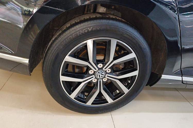 Used Volkswagen Magotan 2020 330TSI DSG Leading Model Exterior 5