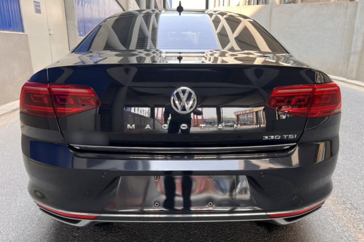Used Volkswagen Magotan 2020 330TSI DSG Leading Model Exterior 5