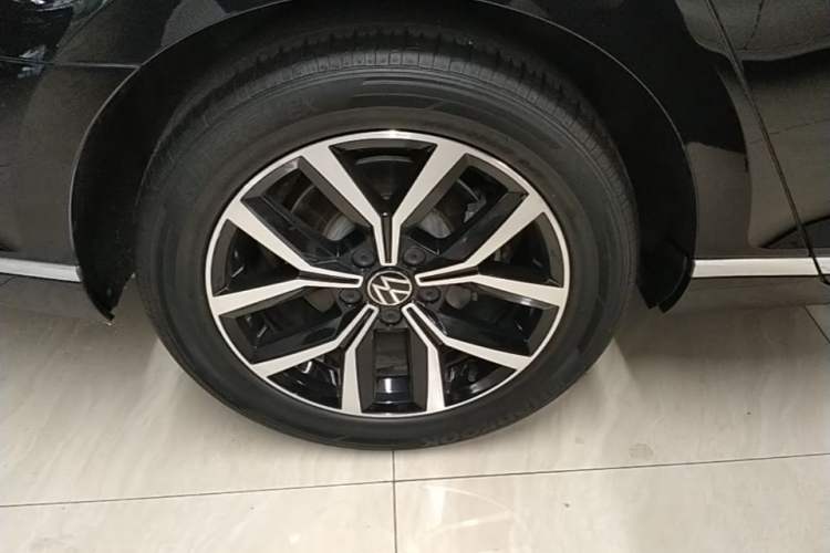 Used Volkswagen Magotan 2020 330TSI DSG Leading Model Exterior 5