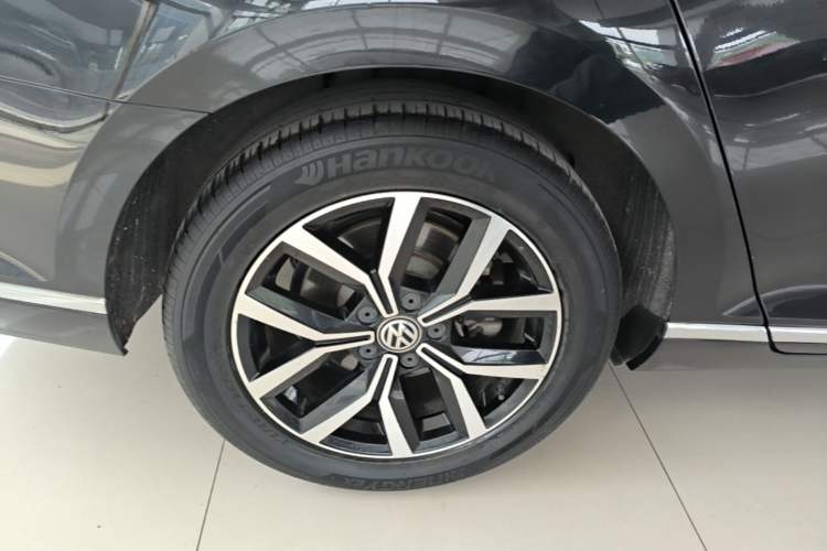 Used Volkswagen Magotan 2020 330TSI DSG Leading Model Exterior 5