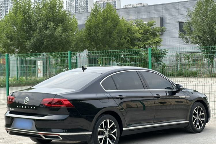 Used Volkswagen Magotan 2020 330TSI DSG Leading Model Exterior 5