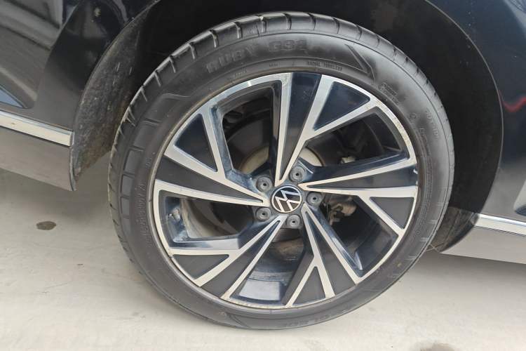 Used Volkswagen Magotan 2020 330TSI DSG Leading Model Exterior 5