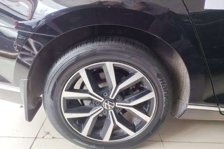 Used Volkswagen Magotan 2020 330TSI DSG Leading Model Exterior 5