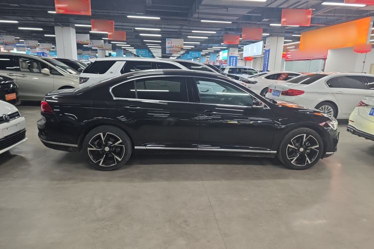 Used Volkswagen Magotan 2020 280TSI DSG Comfort Edition Exterior 5