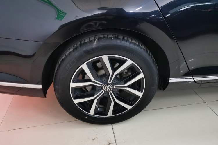 Used Volkswagen Magotan 2020 330TSI DSG Leading Model Exterior 5