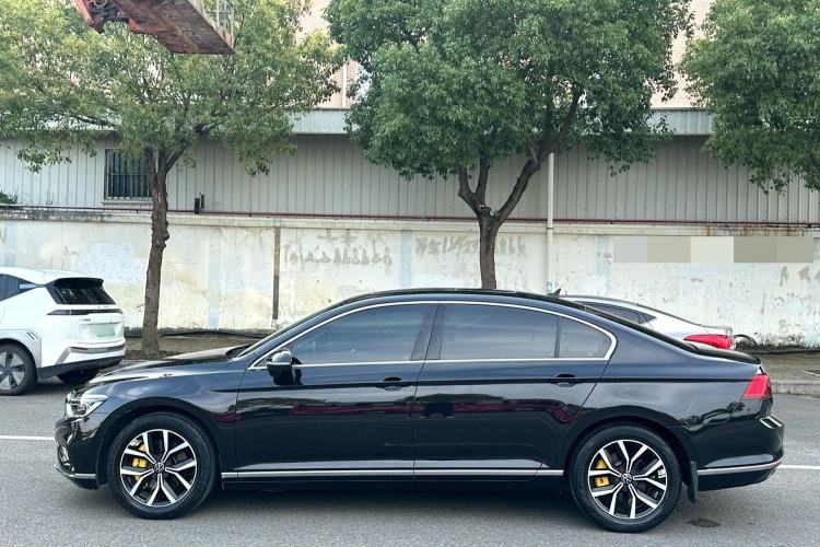 Used Volkswagen Magotan 2020 330TSI DSG Leading Model Exterior 5