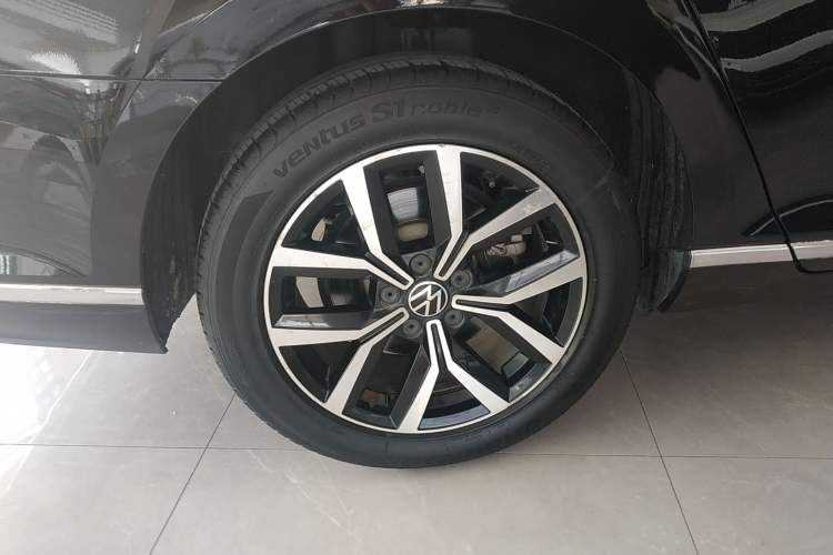 Used Volkswagen Magotan 2020 330TSI DSG Leading Model Exterior 5