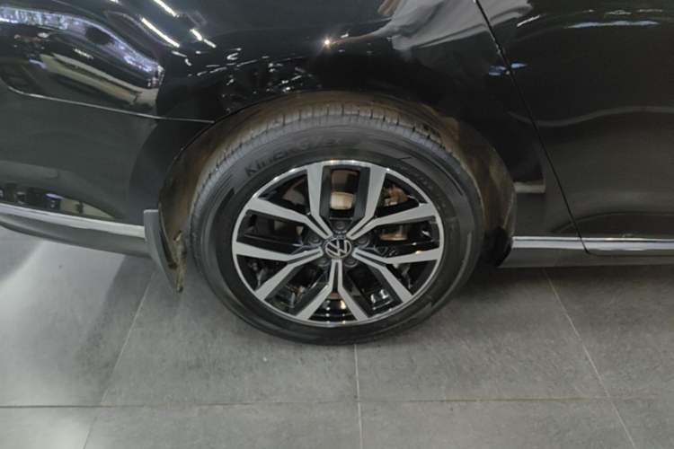 Used Volkswagen Magotan 2020 330TSI DSG Leading Model Exterior 5
