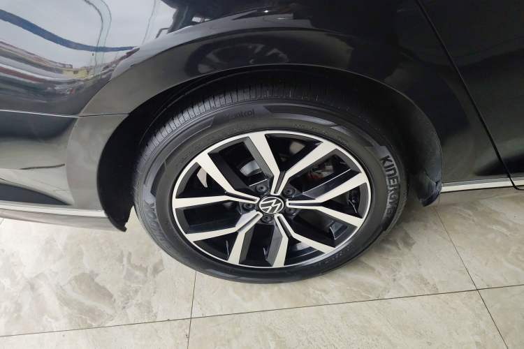 Used Volkswagen Magotan 2020 330TSI DSG Leading Model Exterior 5