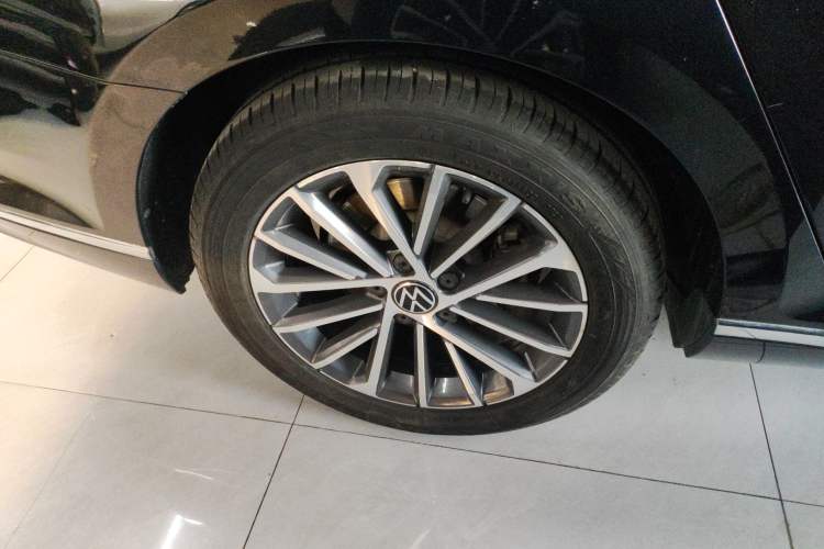Used Volkswagen Magotan 2020 280TSI DSG Comfort Edition Exterior 5
