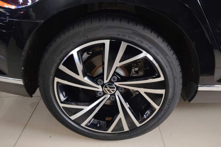 Used Volkswagen Magotan 2020 330TSI DSG Leading Model Exterior 5
