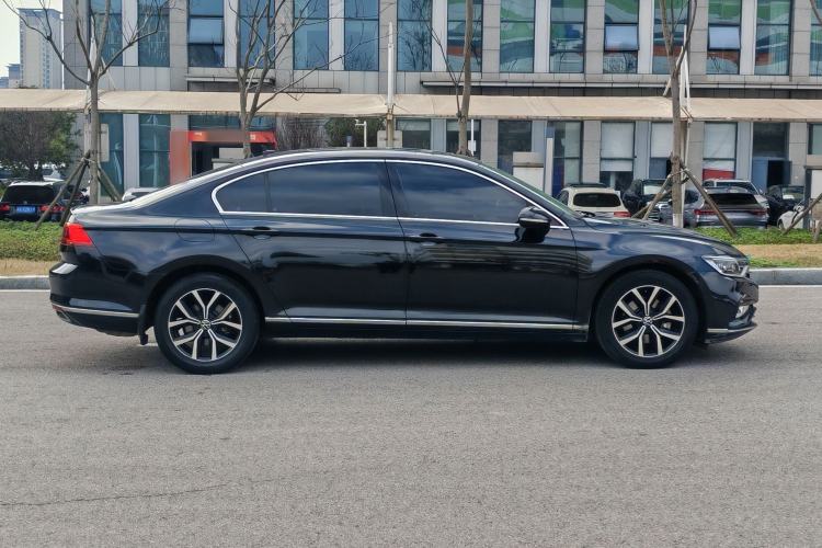 Used Volkswagen Magotan 2020 330TSI DSG Leading Model Exterior 8