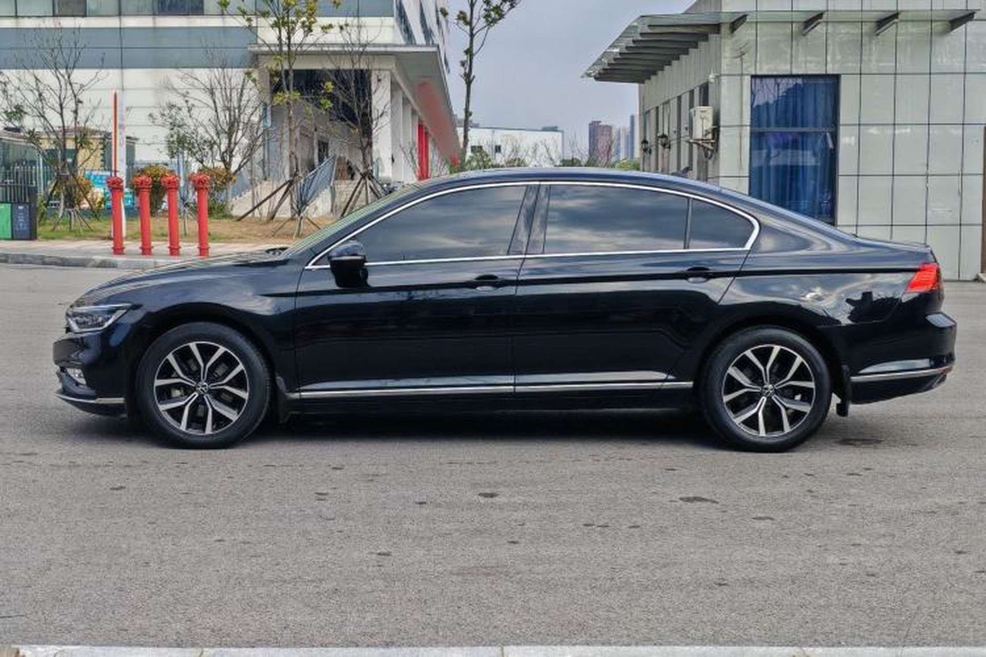 Used Volkswagen Magotan 2020 330TSI DSG Leading Model Exterior 9
