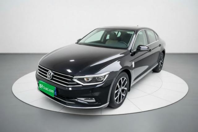 Ojetý Volkswagen Magotan 2020 330TSI DSG Leading Model