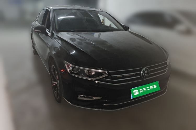 Used Volkswagen Magotan 2020 330TSI DSG Luxury Edition Front Right 45 Deg