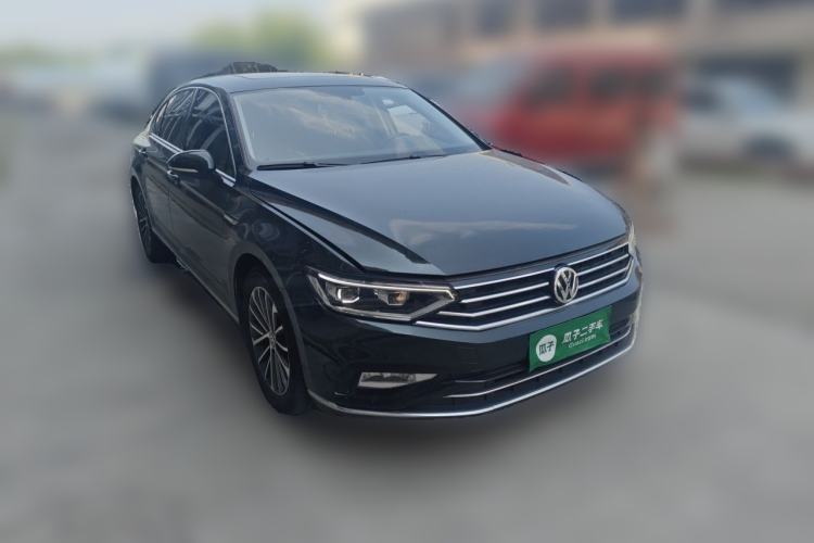 Used Volkswagen Magotan 2020 330TSI DSG Luxury Edition Front Right 45 Deg