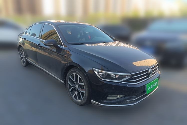 Used Volkswagen Magotan 2020 330TSI DSG Leading Model Front Right 45 Deg