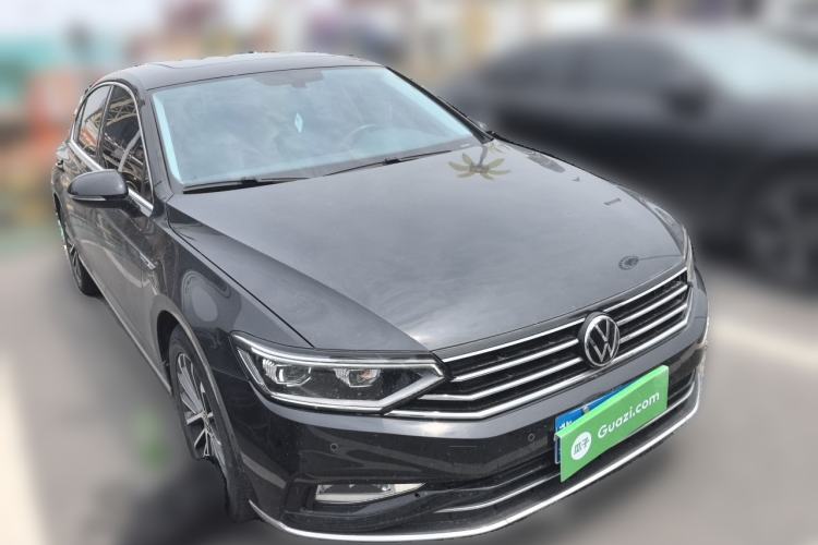 Used Volkswagen Magotan 2020 330TSI DSG Luxury Edition Front Right 45 Deg