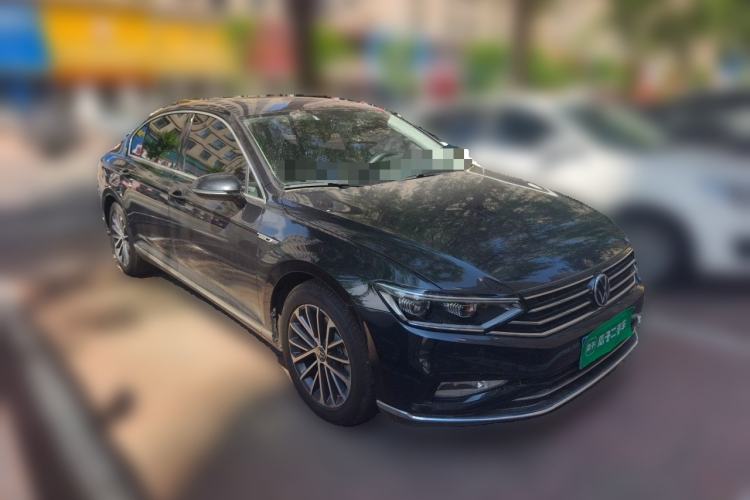 Used Volkswagen Magotan 2020 330TSI DSG Luxury Edition Front Right 45 Deg