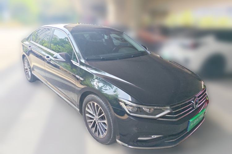 Used Volkswagen Magotan 2020 330TSI DSG Luxury Edition Front Right 45 Deg