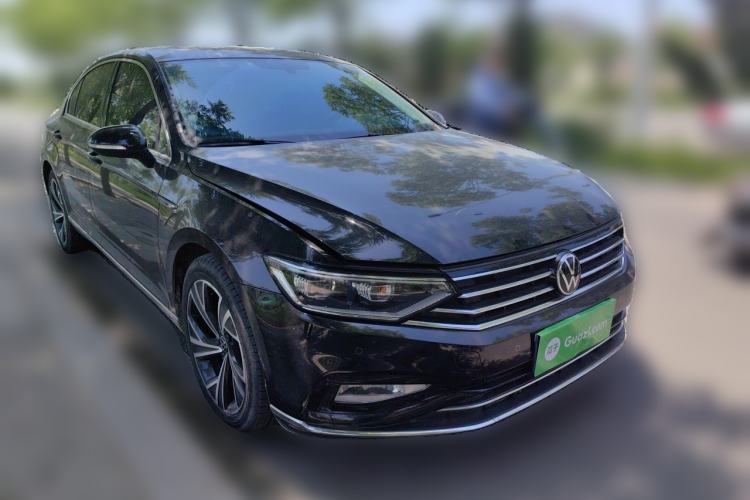 Used Volkswagen Magotan 2020 330TSI DSG Luxury Edition Front Right 45 Deg