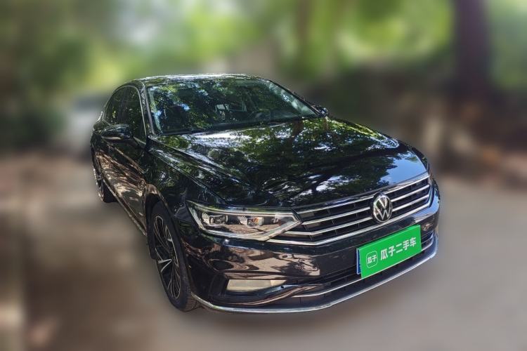 Used Volkswagen Magotan 2020 330TSI DSG Luxury Edition Front Right 45 Deg