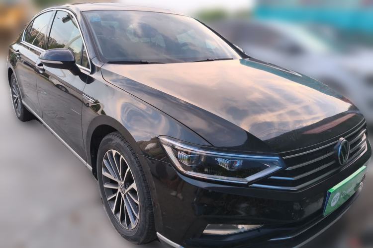 Used Volkswagen Magotan 2020 330TSI DSG Luxury Edition Front Right 45 Deg