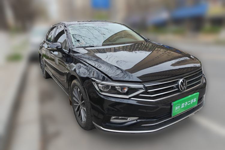Used Volkswagen Magotan 2020 330TSI DSG Luxury Edition Front Right 45 Deg