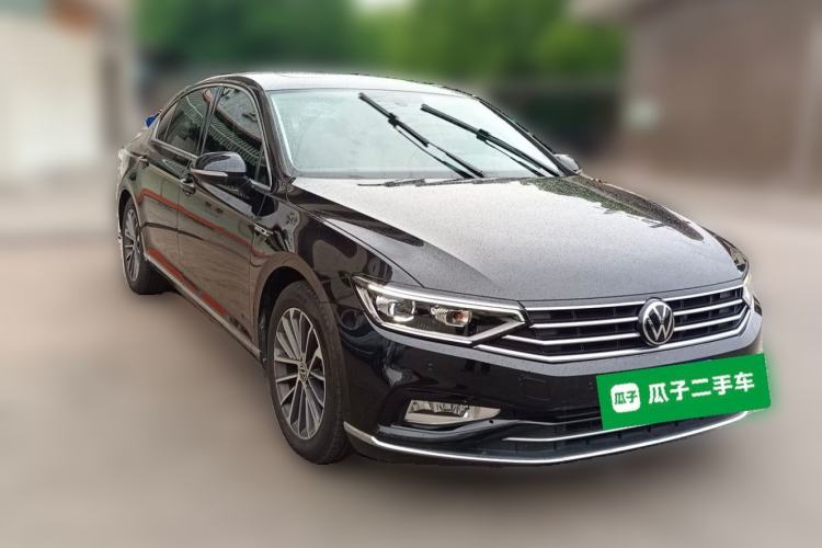 Used Volkswagen Magotan 2020 330TSI DSG Luxury Edition Front Right 45 Deg