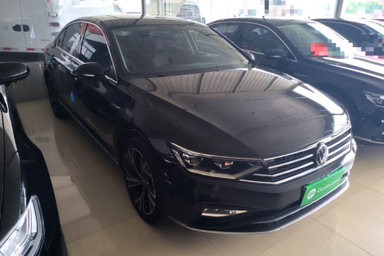 Used Volkswagen Magotan 2020 330TSI DSG Luxury Edition Front Right 45 Deg