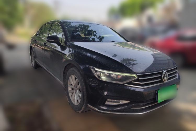 Used Volkswagen Magotan 2020 280TSI DSG Comfort Edition Front Right 45 Deg