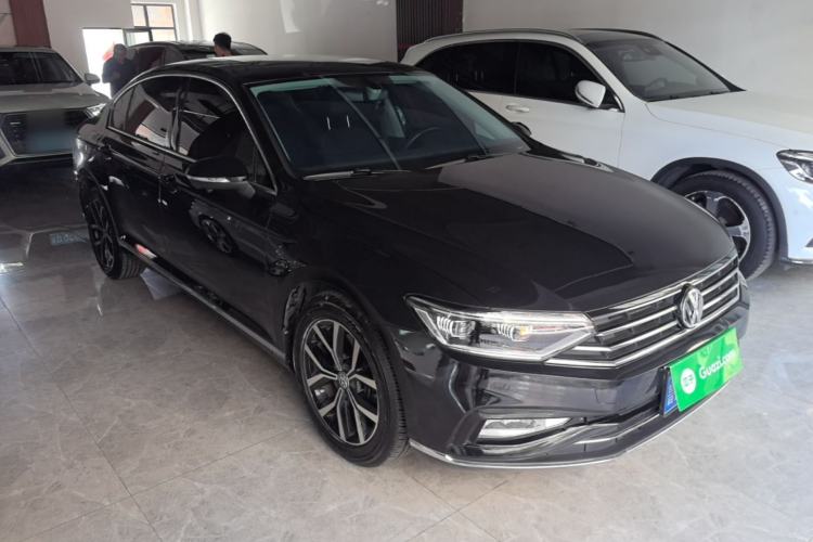 Used Volkswagen Magotan 2020 330TSI DSG Leading Model Front Right 45 Deg