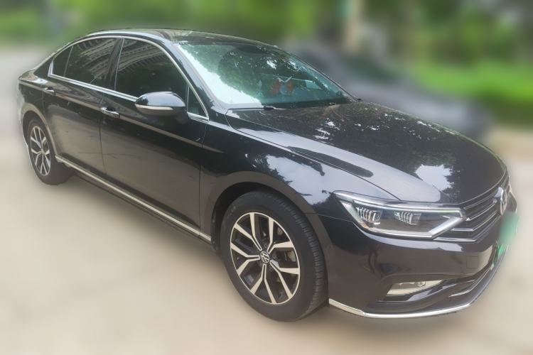 Used Volkswagen Magotan 2020 280TSI DSG Leading Edition Front Right 45 Deg