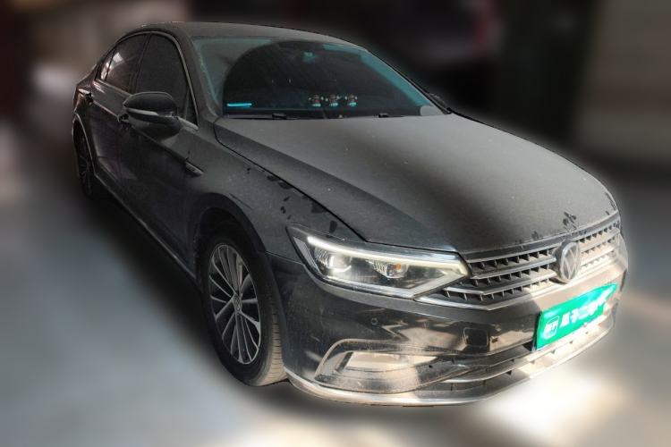 Used Volkswagen Magotan 2020 330TSI DSG Luxury Edition Front Right 45 Deg