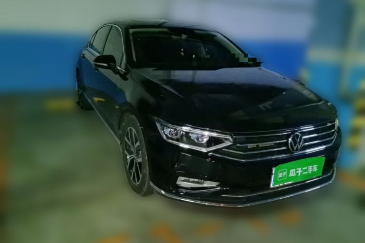 Used Volkswagen Magotan 2020 330TSI DSG Leading Model Front Right 45 Deg