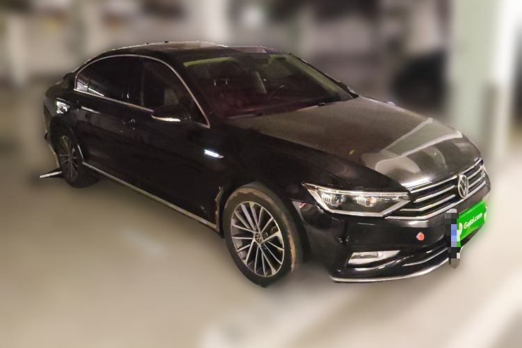 Used Volkswagen Magotan 2020 330TSI DSG Luxury Edition Front Right 45 Deg