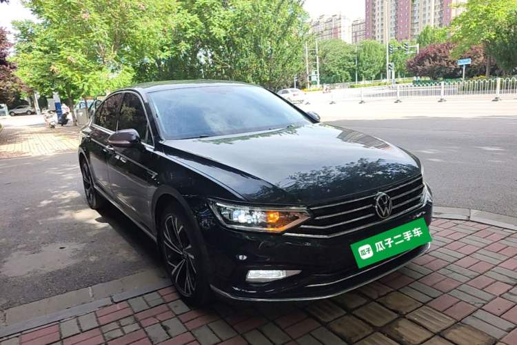 Used Volkswagen Magotan 2020 330TSI DSG Luxury Edition Front Right 45 Deg