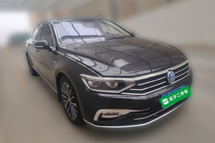 Used Volkswagen Magotan 2020 330TSI DSG Luxury Edition Front Right 45 Deg