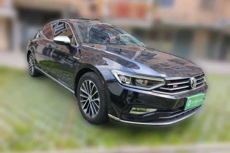 Used Volkswagen Magotan 2020 330TSI DSG Luxury Edition Front Right 45 Deg