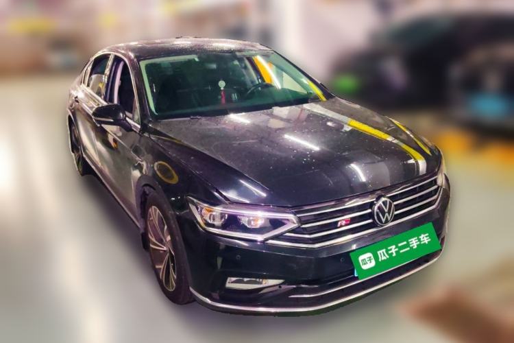 Used Volkswagen Magotan 2020 330TSI DSG Luxury Edition Front Right 45 Deg