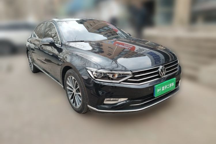 Used Volkswagen Magotan 2020 330TSI DSG Luxury Edition Front Right 45 Deg