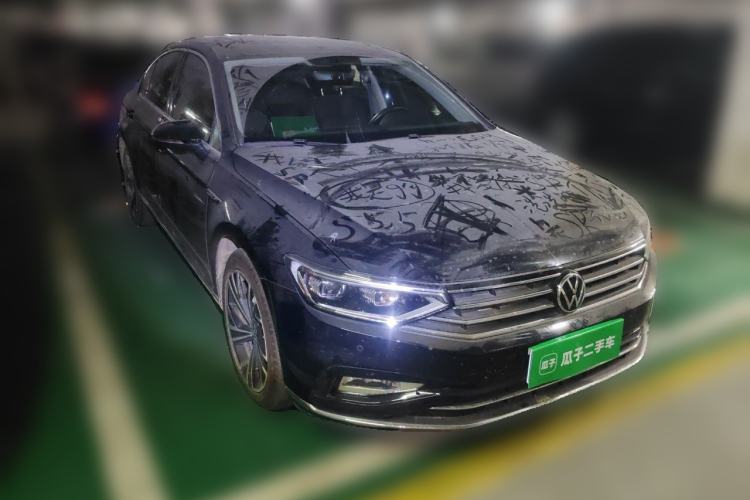 Used Volkswagen Magotan 2020 330TSI DSG Luxury Edition Front Right 45 Deg