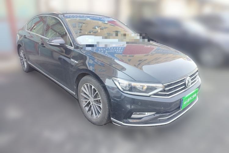 Used Volkswagen Magotan 2020 330TSI DSG Luxury Edition Front Right 45 Deg