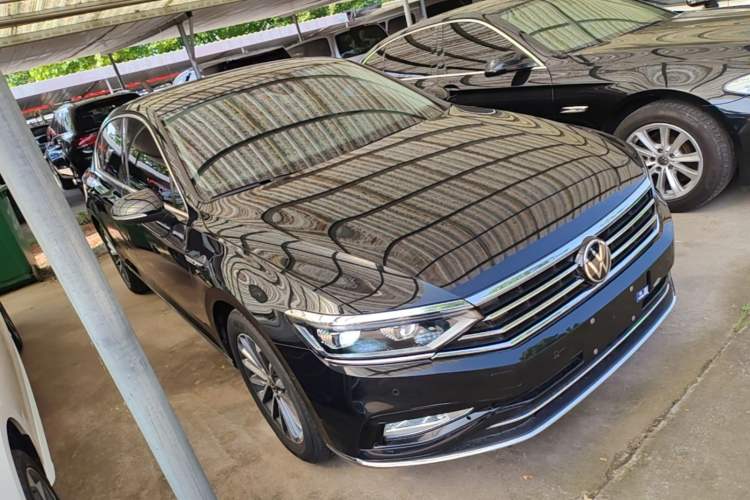 Used Volkswagen Magotan 2020 380TSI DSG Luxury Version Front Right 45 Deg