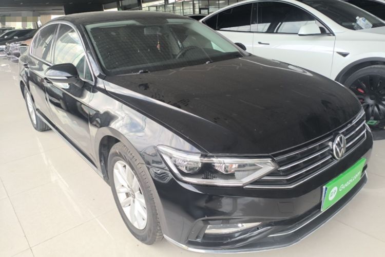 Used Volkswagen Magotan 2020 280TSI DSG Comfort Edition Front Right 45 Deg