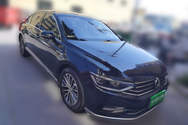 Used Volkswagen Magotan 2020 330TSI DSG Luxury Edition Front Right 45 Deg