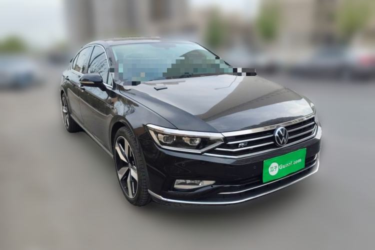 Used Volkswagen Magotan 2020 330TSI DSG Luxury Edition Front Right 45 Deg