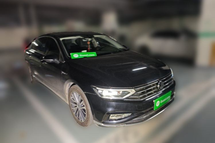 Used Volkswagen Magotan 2020 330TSI DSG Luxury Edition Front Right 45 Deg