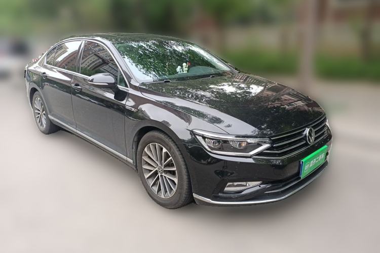 Used Volkswagen Magotan 2020 330TSI DSG Luxury Edition Front Right 45 Deg