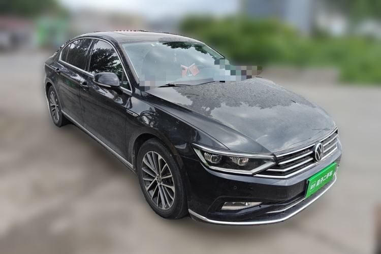 Used Volkswagen Magotan 2020 330TSI DSG Luxury Edition Front Right 45 Deg
